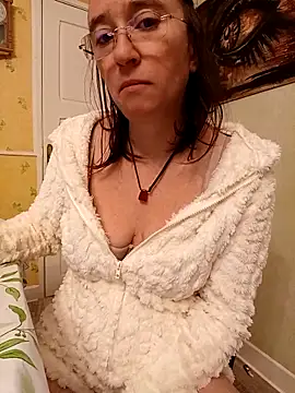 Sophierob1 online show from 10.14.25