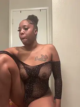 ObsessedWLyla online show from 11.10.25