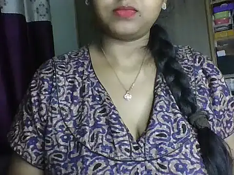 Snapshot of its_me_Rashmi chatting on 11.19.25 its me Rashmi online show from 11.19.25