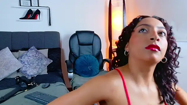 Snapshot of JadeClifford chatting on 09.24.25 JadeClifford online show from 09.24.25