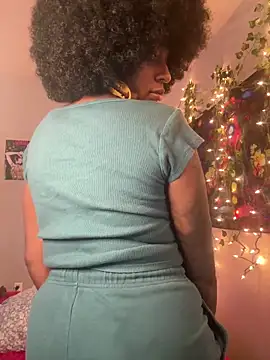 Snapshot of MistiSavannah chatting on 06.17.26 MistiSavannah online show from 06.17.26