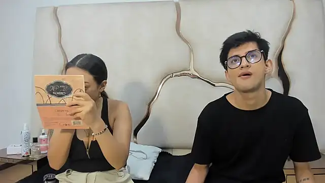 Noa Arez online show from 10.17.25