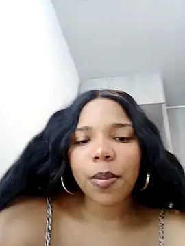 Snapshot of Chanell_mina chatting on 10.28.25 Chanell mina online show from 10.28.25