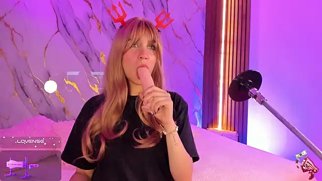 Emmiicute online show from 10.28.25