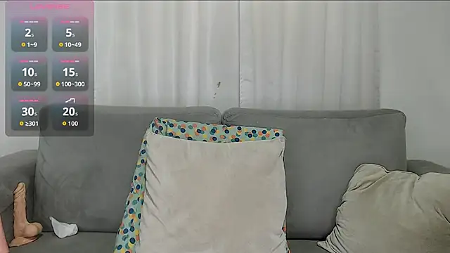 Snapshot of carolinefantasy_ chatting on 10.13.25 carolinefantasy online show from 10.13.25
