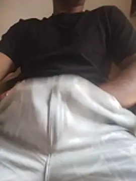 COme8989 online show from 11.29.25