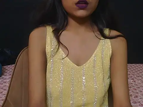 Snapshot of hoty-priya chatting on 09.11.25 hoty-priya online show from 09.11.25