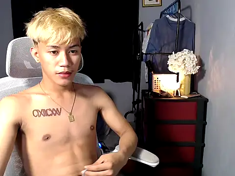 naughtyboyloy 0 online show from 12.15.25