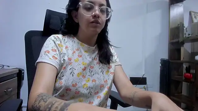 Snapshot of dalila_macherano1 chatting on 11.10.25 dalila macherano1 online show from 11.10.25