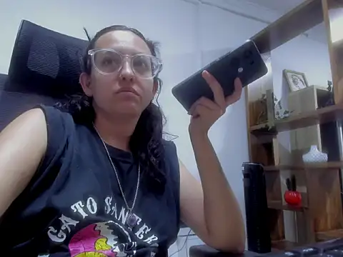 Snapshot of dalila_macherano1 chatting on 11.11.25 dalila macherano1 online show from 11.11.25