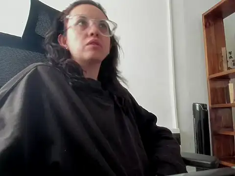 Snapshot of dalila_macherano1 chatting on 12.01.25 dalila macherano1 online show from 12.01.25