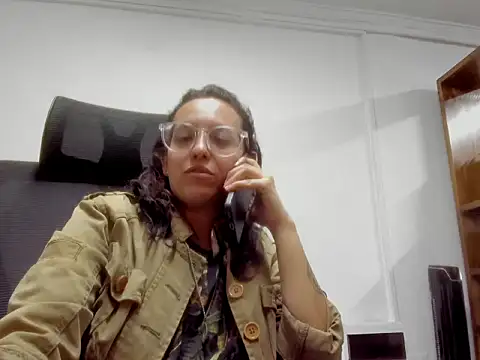 Snapshot of dalila_macherano1 chatting on 12.02.25 dalila macherano1 online show from 12.02.25