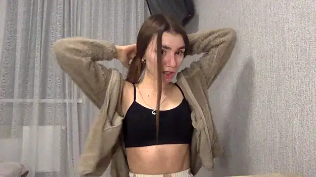 Snapshot of angelina_sunshine chatting on 11.10.25 angelina sunshine online show from 11.10.25