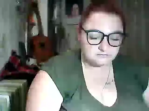 Snapshot of AngelQSky chatting on 09.23.25 AngelQSky online show from 09.23.25