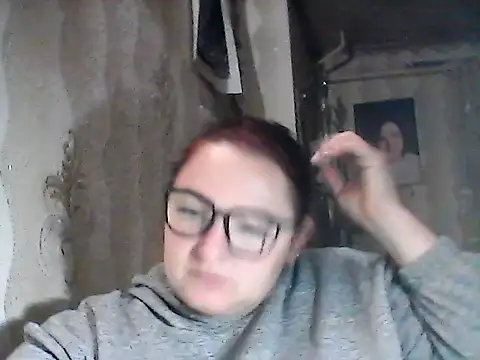 Snapshot of AngelQSky chatting on 09.25.25 AngelQSky online show from 09.25.25