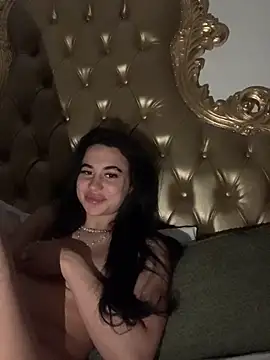 itsyourgirltee online show from 04.20.26