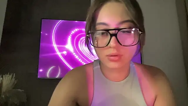 Snapshot of StellarAlice chatting on 10.17.25 StellarAlice online show from 10.17.25