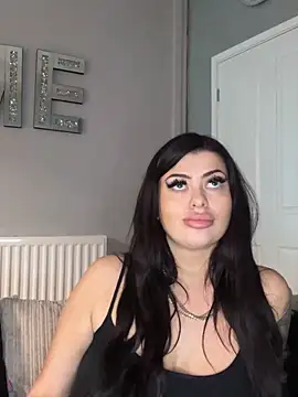 Snapshot of ciaraandbenzo chatting on 09.25.25 ciaraandbenzo online show from 09.25.25
