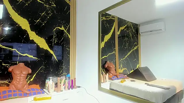 AdrianaVegga online show from 02.20.26