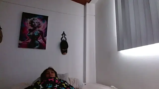 Crystal Star  online show from 04.17.26