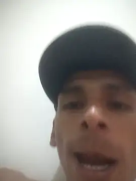 Snapshot of alex_colombiano chatting on 10.05.25 alex colombiano online show from 10.05.25