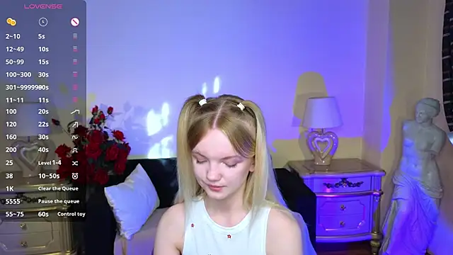 Snapshot of RosesKate chatting on 09.14.25 RosesKate online show from 09.14.25