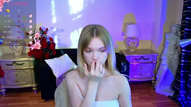 Snapshot of RosesKate chatting on 09.29.25 RosesKate online show from 09.29.25