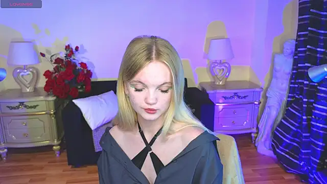 Snapshot of RosesKate chatting on 10.02.25 RosesKate online show from 10.02.25
