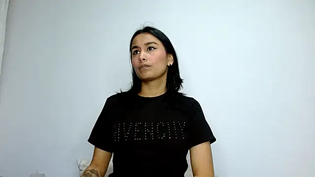 Gia Lee online show from 10.03.25