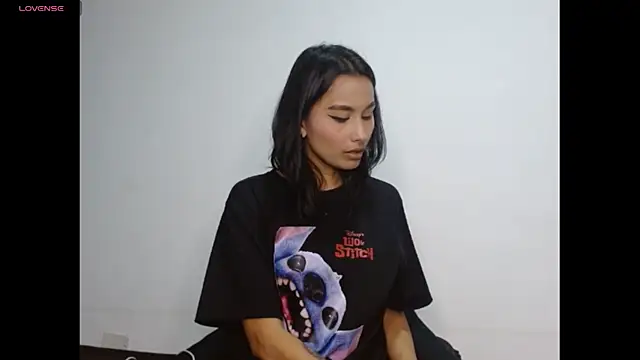 Gia Lee online show from 11.11.25