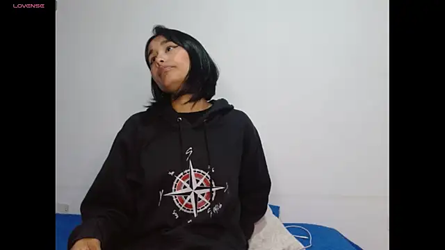 Gia Lee online show from 12.03.25