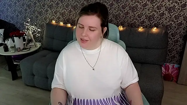 Snapshot of Lillit__ chatting on 09.16.25 Lillit online show from 09.16.25