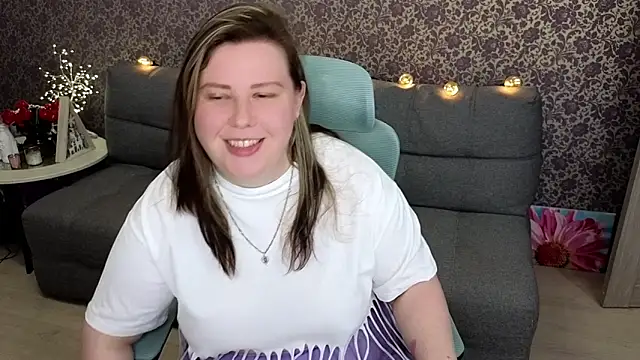Snapshot of Lillit__ chatting on 10.14.25 Lillit online show from 10.14.25