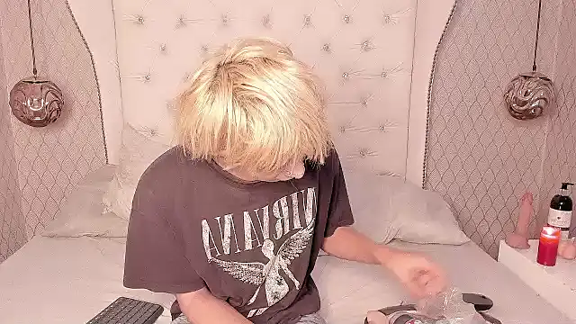 OliIverr22 online show from 10.19.25