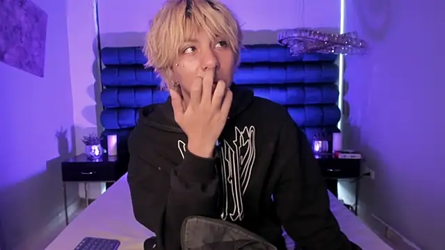 OliIverr22 online show from 12.18.25