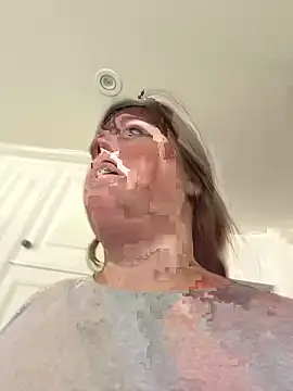 Snapshot of hornykitty1210 chatting on 09.12.25 hornykitty1210 online show from 09.12.25