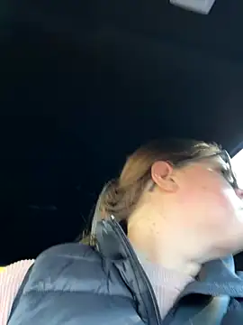 Snapshot of hornykitty1210 chatting on 11.04.25 hornykitty1210 online show from 11.04.25