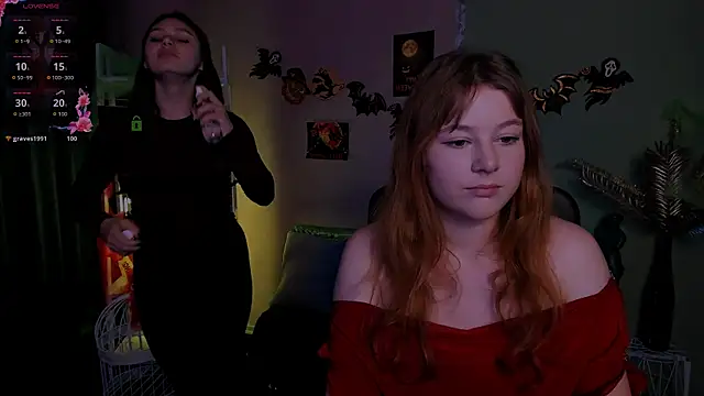 Snapshot of lola_sun12 chatting on 10.27.25 lola sun12 online show from 10.27.25