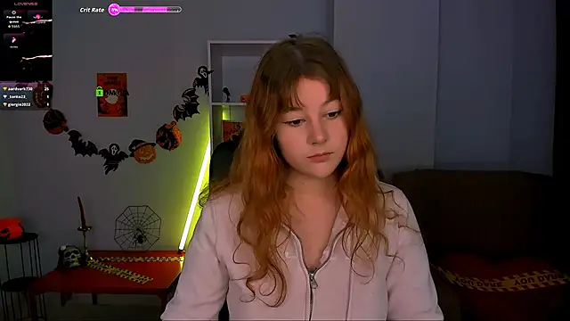 Snapshot of lola_sun12 chatting on 10.30.25 lola sun12 online show from 10.30.25