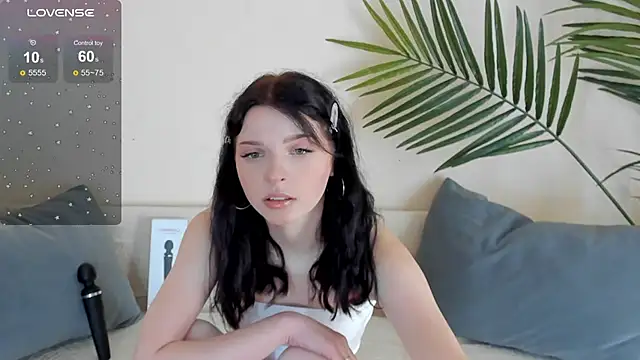 Snapshot of BlackyLii chatting on 09.16.25 BlackyLii online show from 09.16.25