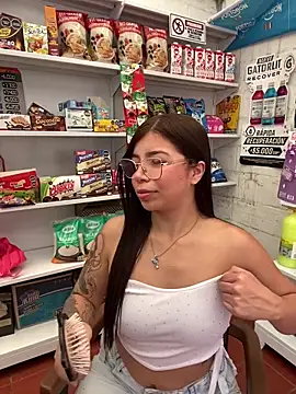 Maddy Piink online show from 02.11.26