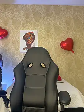 Snapshot of MorenaLush_Eup chatting on 05.21.26 MorenaLush Eup online show from 05.21.26