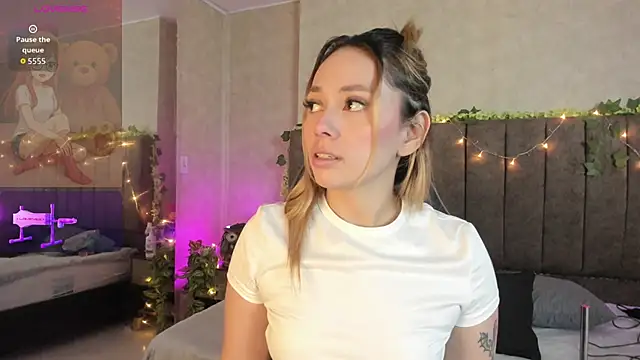 LanaMills  online show from 02.18.26