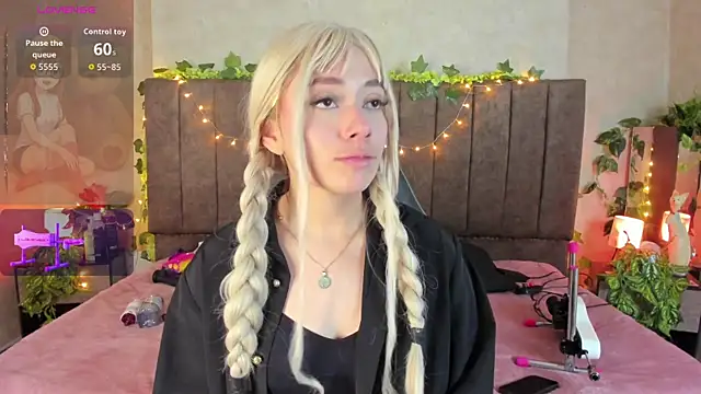 LanaMills  online show from 04.05.26