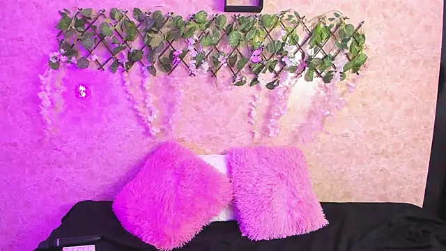 ImEmily444 online show from 10.21.25