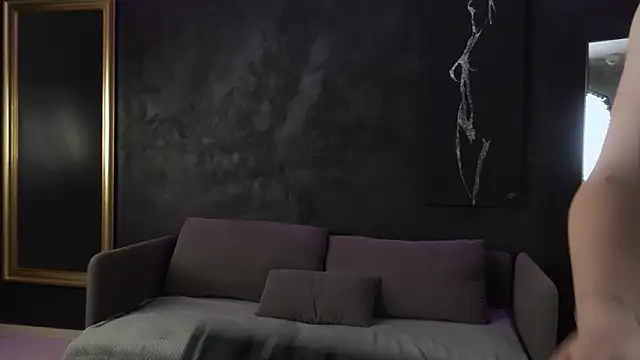 PeachyPixiee online show from 02.24.26