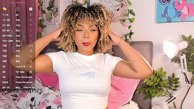 Snapshot of isajonnes18 chatting on 02.20.26 isajonnes18 online show from 02.20.26