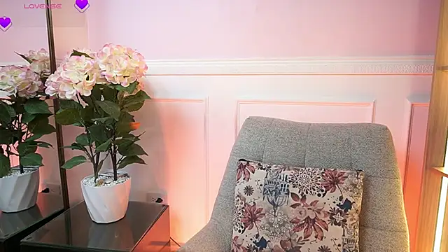 MilaCrave online show from 04.02.26