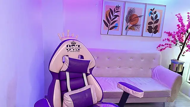 Snapshot of Anie_johnson chatting on 09.28.25 Anie johnson online show from 09.28.25