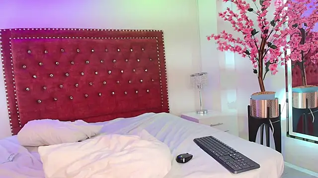 Snapshot of Anie_johnson chatting on 11.20.25 Anie johnson online show from 11.20.25